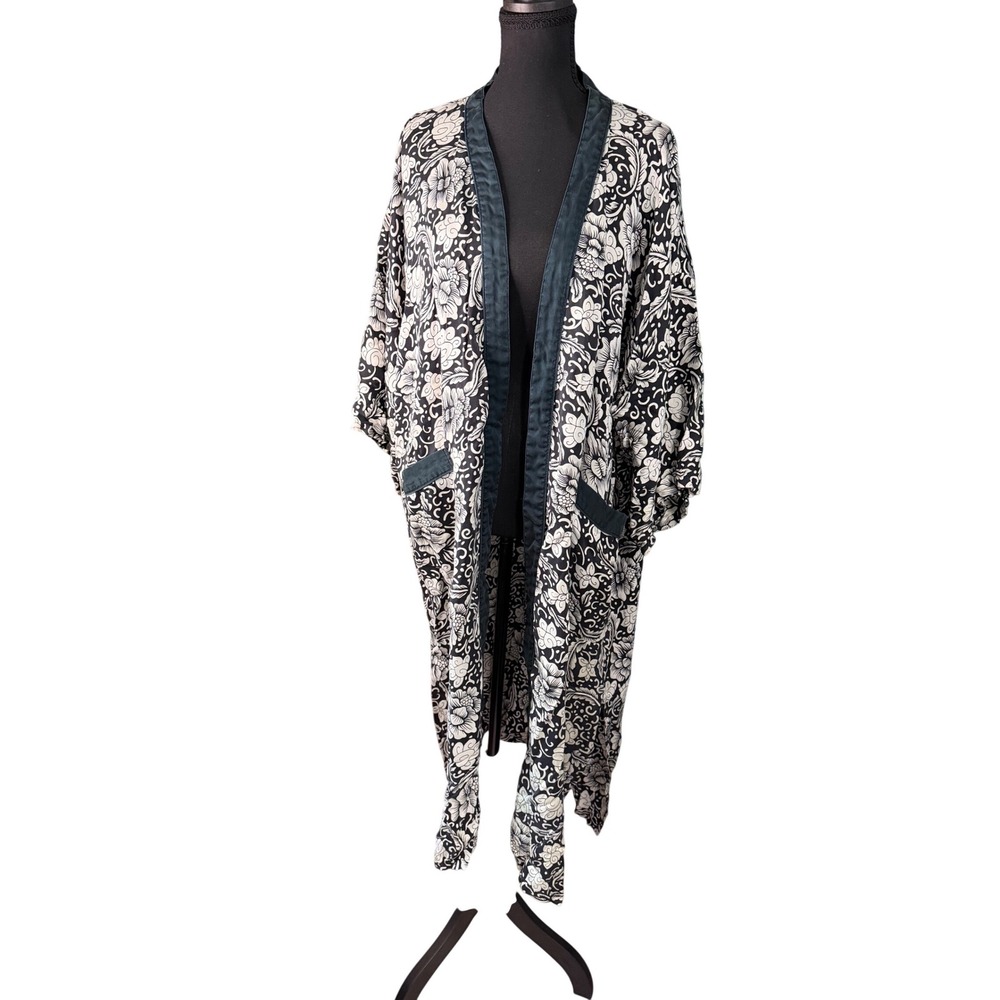 VTG‎ Victoria's Secret 100% Silk Kimono Robe Black White Floral Long Gold Label